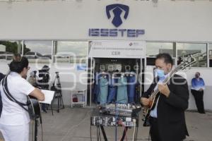 ENFERMERA CANTANTE . ISSSTEP