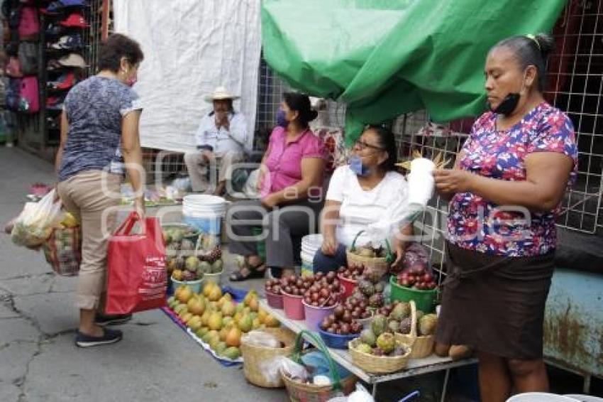 MERCADO ACATLÁN