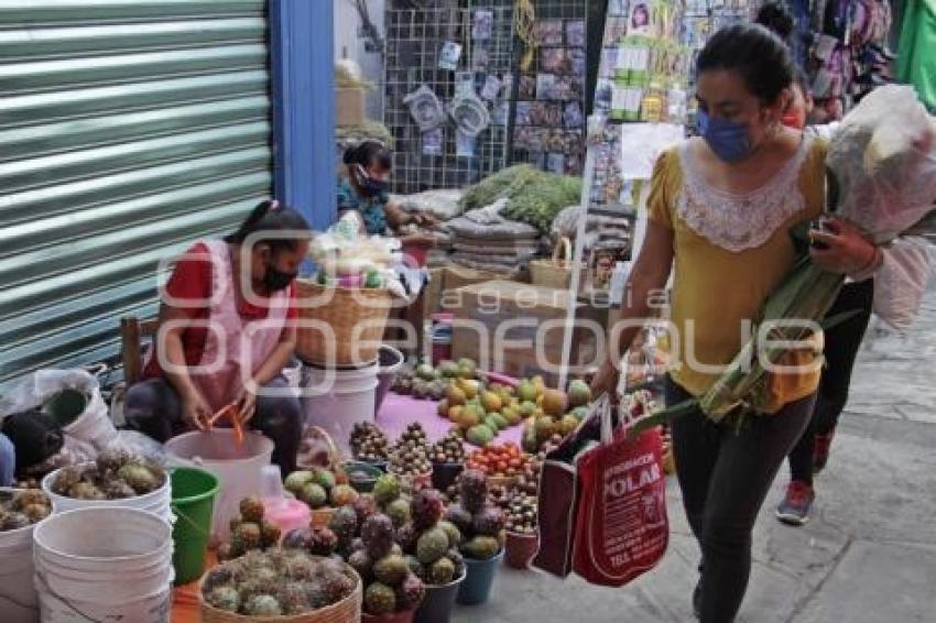 MERCADO ACATLÁN