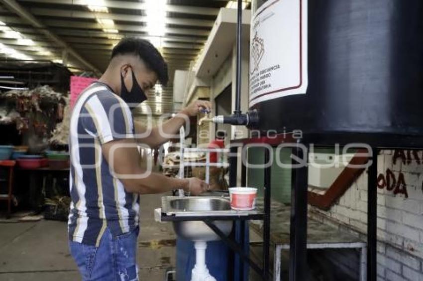 MERCADO ZAPATA . LAVAMANOS