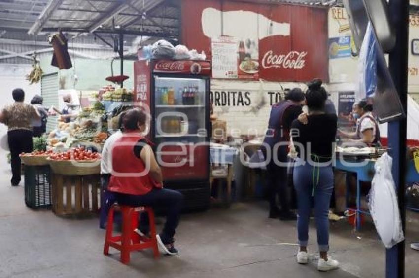 MERCADO ZAPATA . ZONA COMIDA