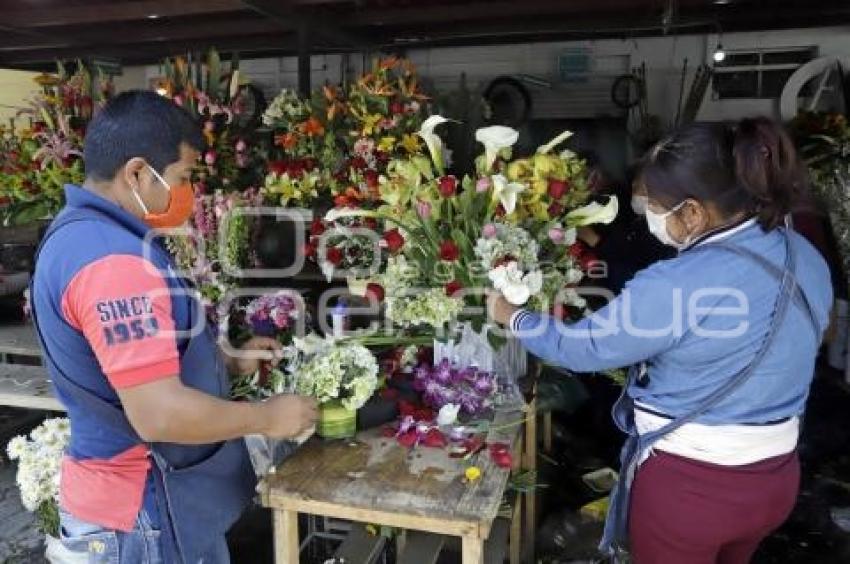 DÍA DE LAS MADRES . FLORES