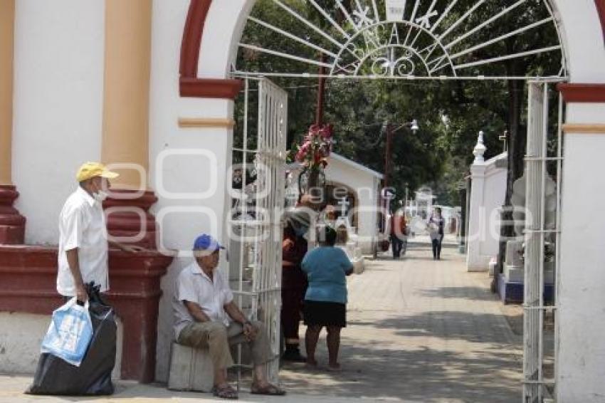 ACATLÁN . PANTEÓN