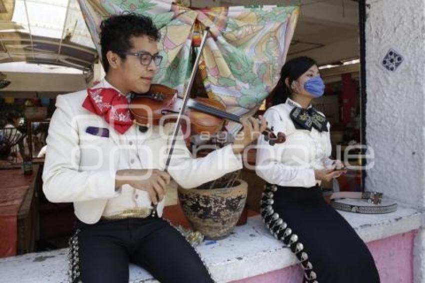 DÍA DE LAS MADRES . MARIACHIS