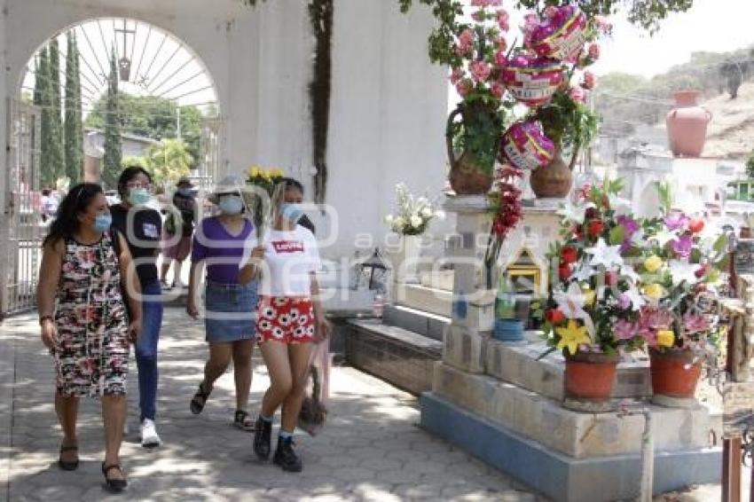 ACATLÁN . DÍA DE LA MADRE . PANTEÓN