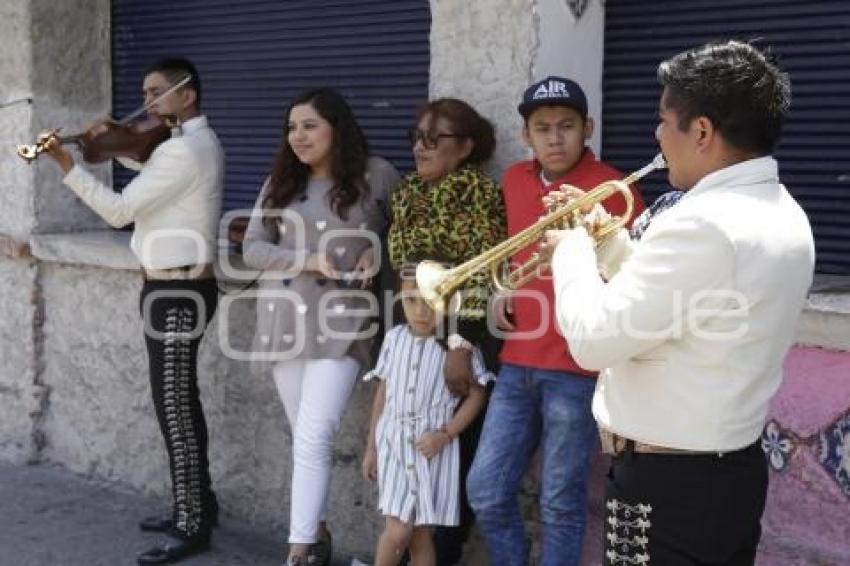 DÍA DE LAS MADRES . MARIACHIS