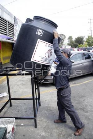 MERCADOS . INSTALACIÓN LAVAMANOS