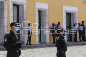 CASA AGUAYO . POLICÍA