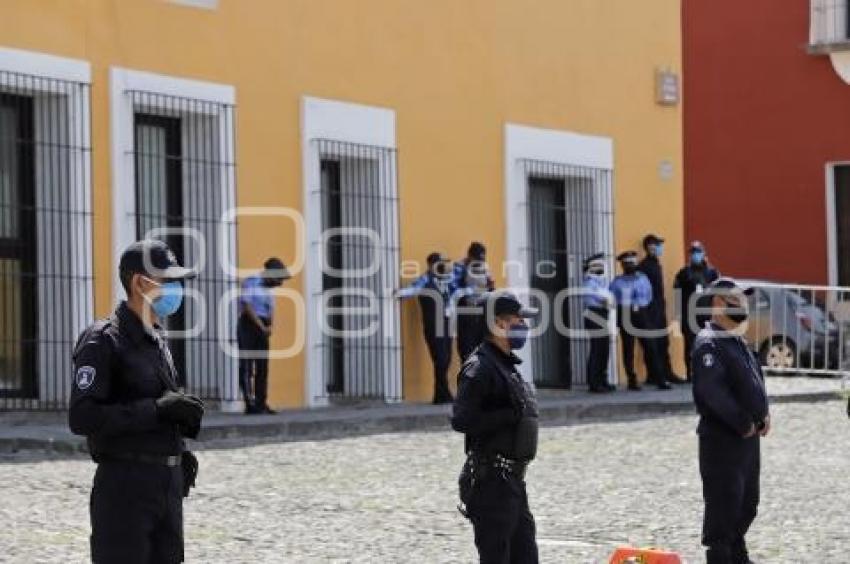 CASA AGUAYO . POLICÍA