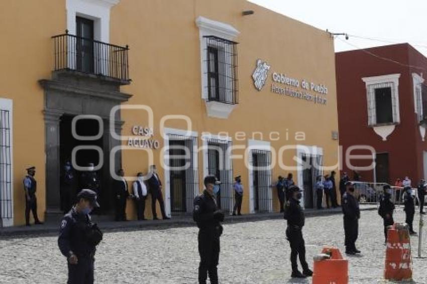 CASA AGUAYO . POLICÍA