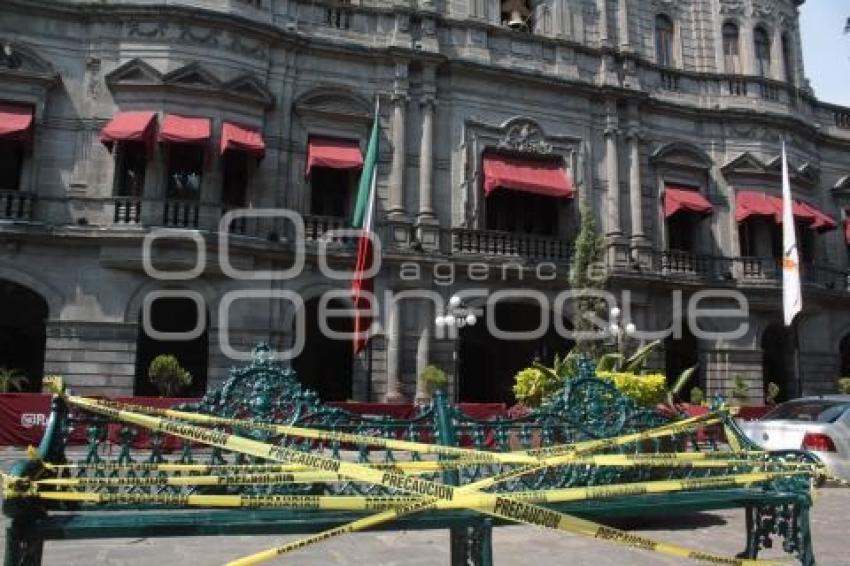 RESTRICCIÓN BANCAS . ZÓCALO