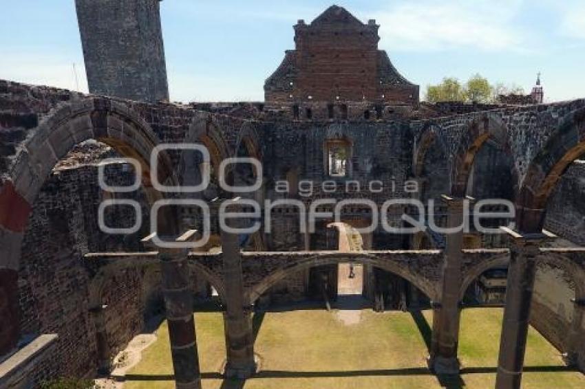 EX CONVENTO SANTIAGO . TECALI