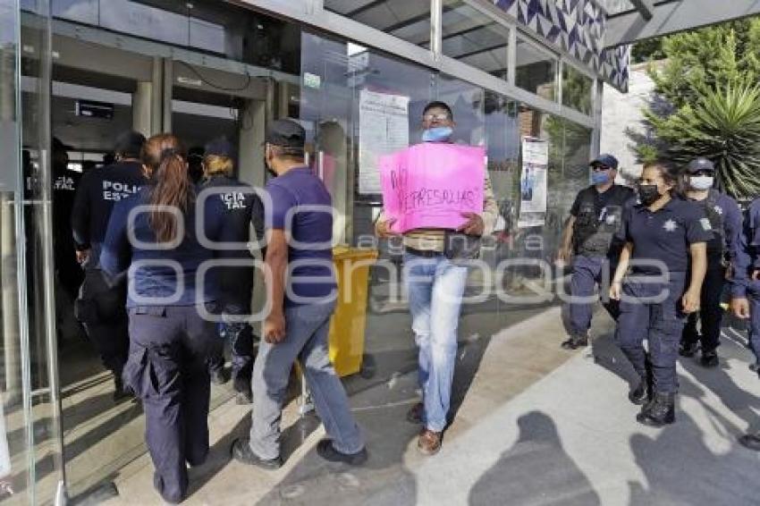 POLICÍA ESTATAL . MANIFESTACIÓN