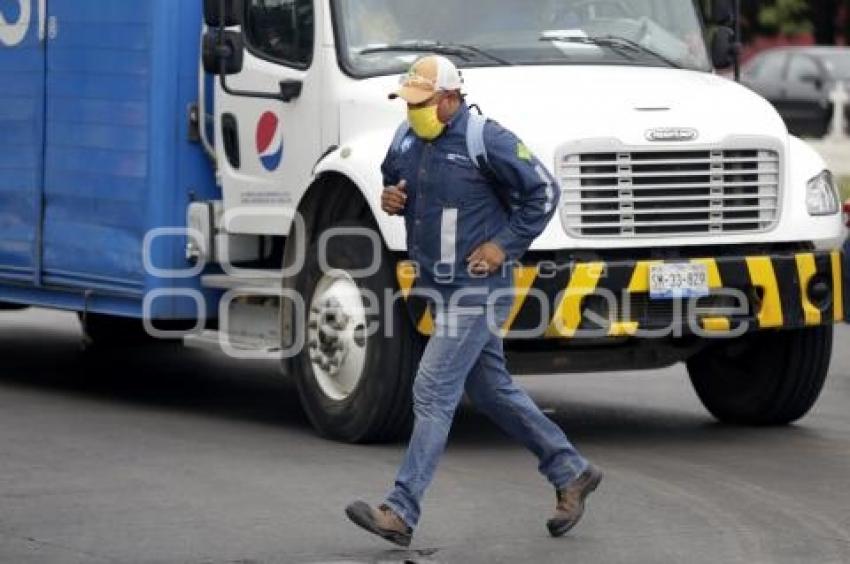 TRABAJADORES ZONA INDUSTRIAL