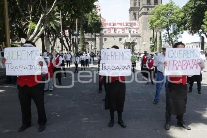 MANIFESTACIÓN MESEROS