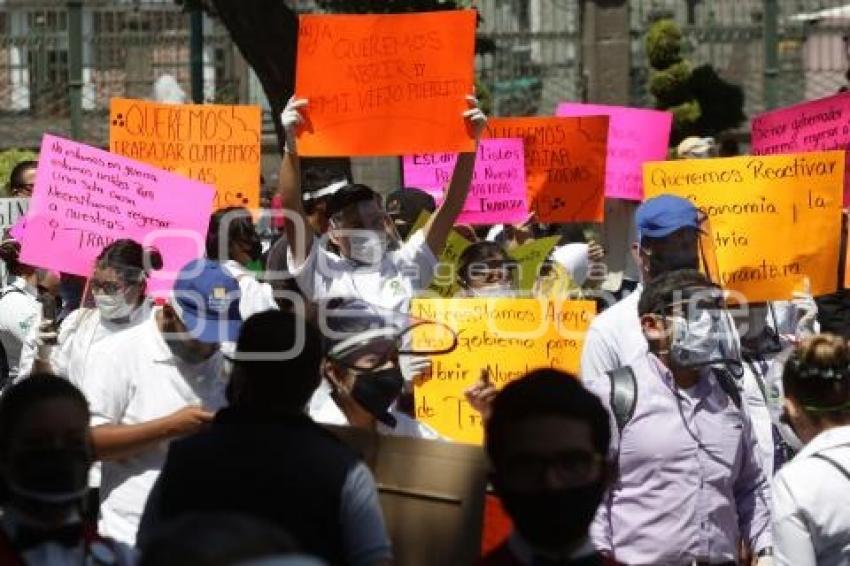 MANIFESTACIÓN MESEROS