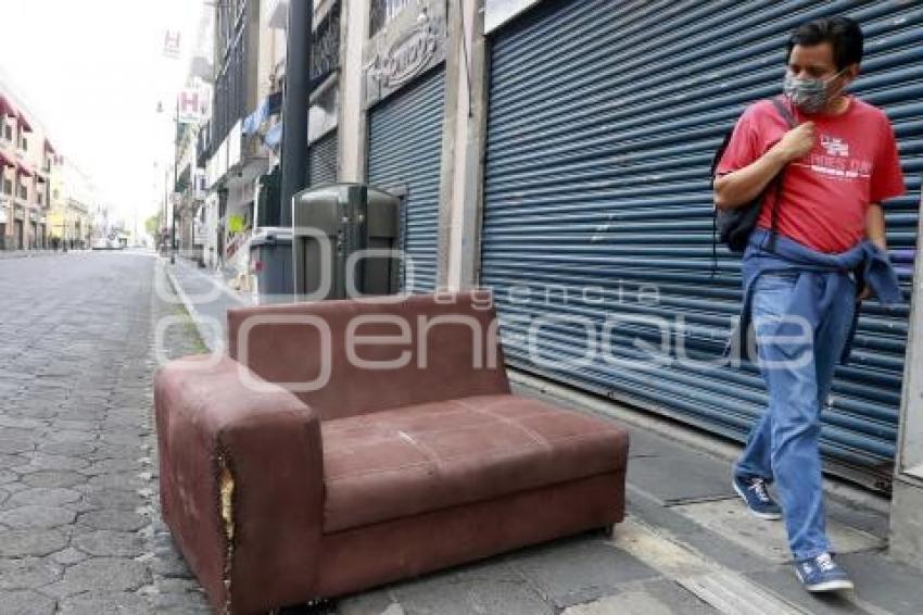 SILLÓN ABANDONADO