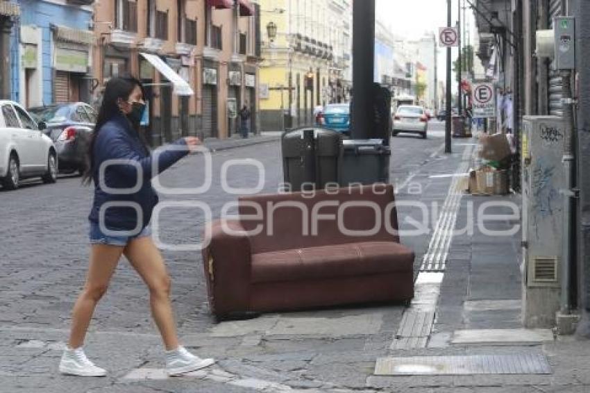 SILLÓN ABANDONADO