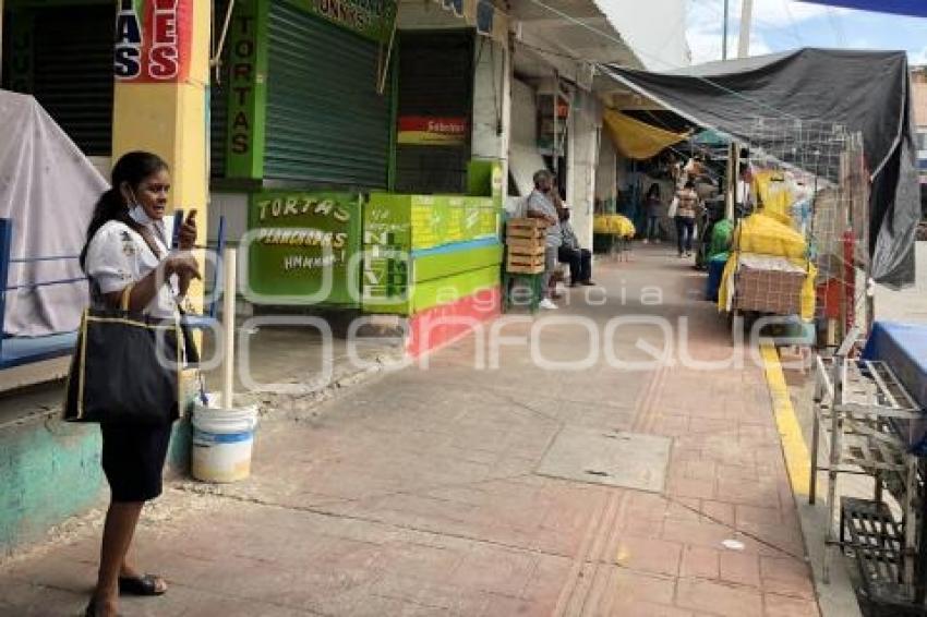 ACATLÁN . CIERRE DE MERCADO