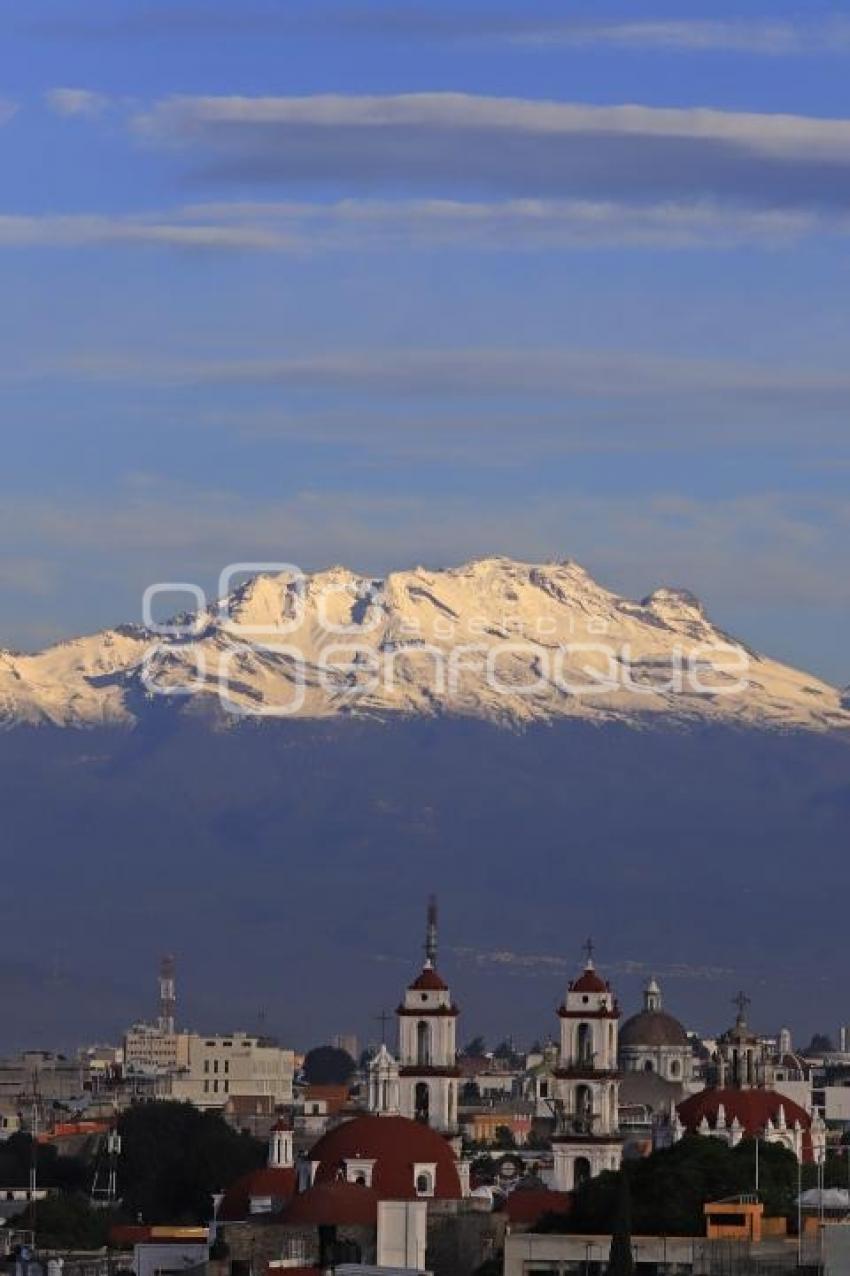 VOLCANES NEVADOS