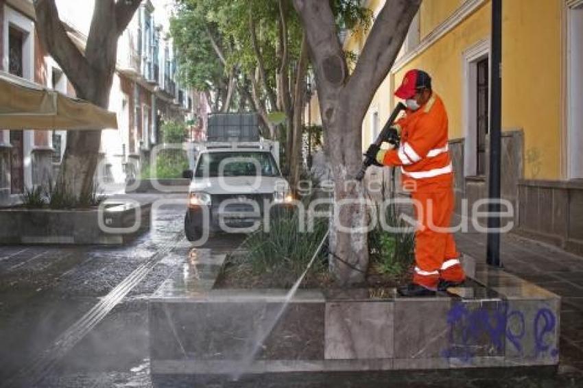 LIMPIEZA DE CALLEJÓN