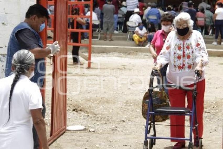 ACATLÁN . APOYOS ADULTOS MAYORES