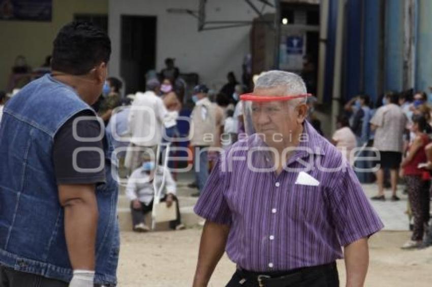 ACATLÁN . APOYOS ADULTOS MAYORES