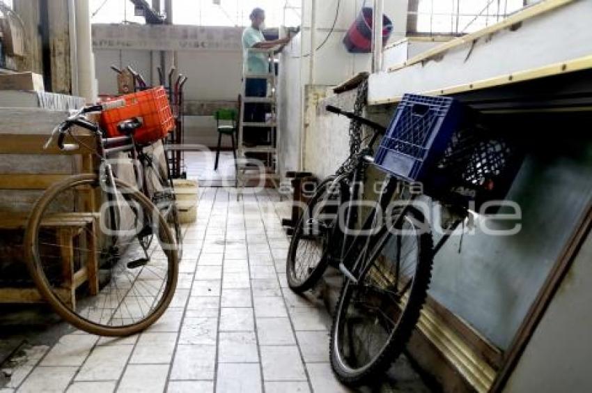 BICI ESTACIONAMIENTOS . MERCADOS