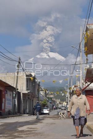 VOLCAN POPOCATÉPETL . FUMAROLA