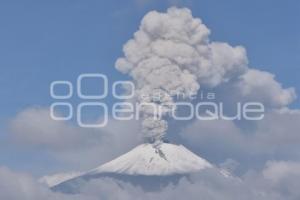 VOLCAN POPOCATÉPETL . FUMAROLA