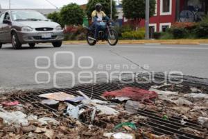 BASURA EN ALCANTARILLAS