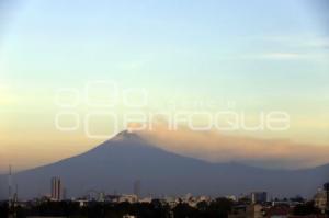 VOLCÁN POPOCATÉPETL . FUMAROLA