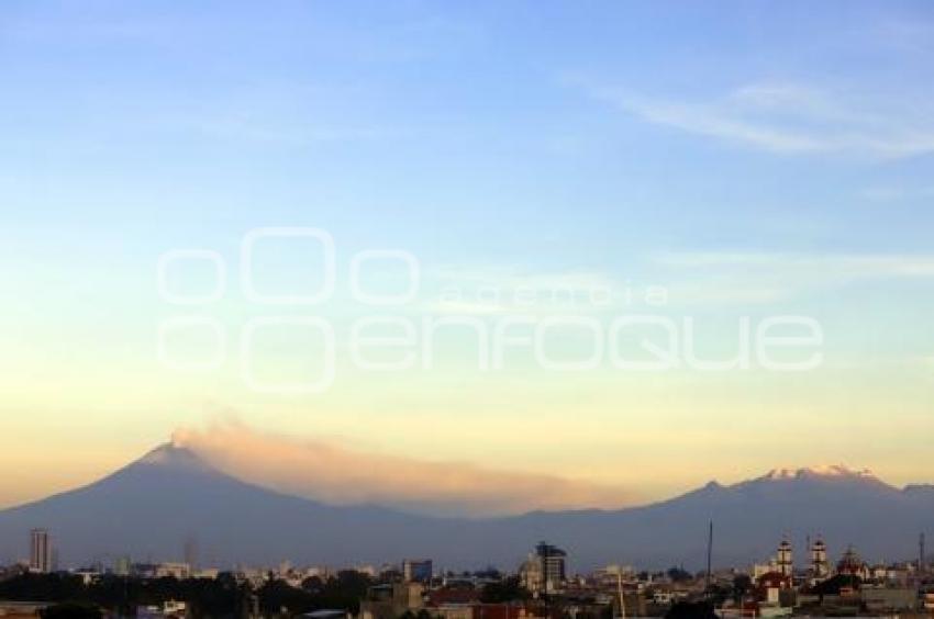 VOLCÁN POPOCATÉPETL . FUMAROLA