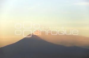 VOLCÁN POPOCATÉPETL . FUMAROLA