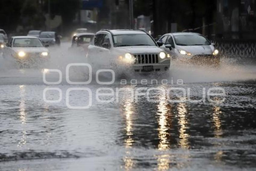 LLUVIA . INUNDACIONES