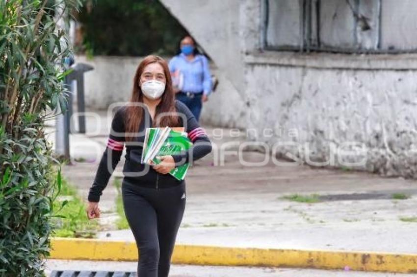 CENHCH . ENTREGA DE LIBROS