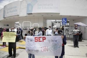 MANIFESTACIÓN . MAESTROS ANTORCHISTAS