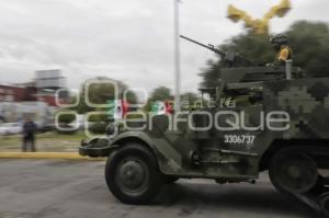 INDEPENDENCIA . DESFILE MILITAR