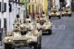 INDEPENDENCIA . DESFILE MILITAR