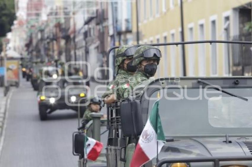 INDEPENDENCIA . DESFILE MILITAR