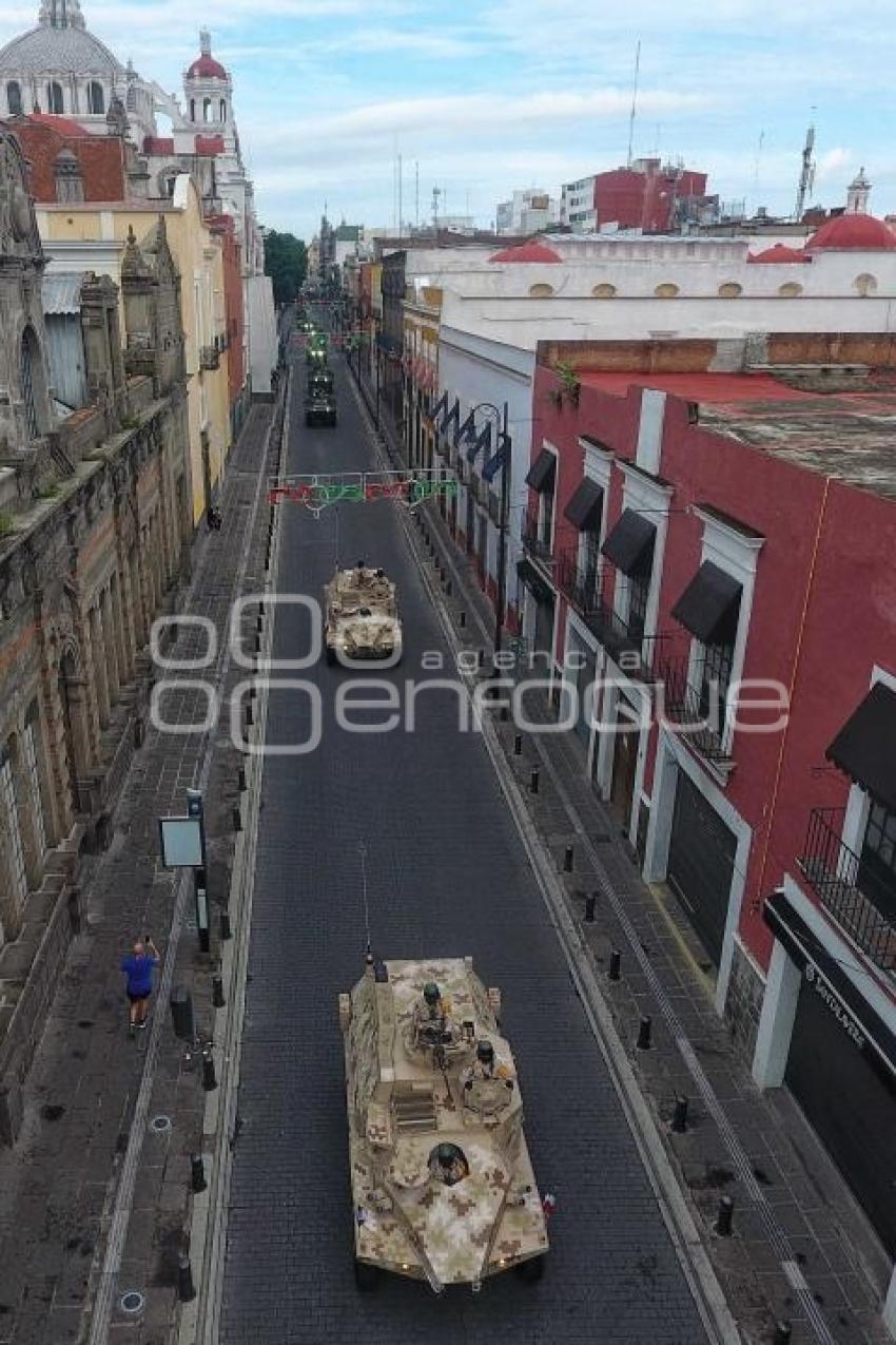 INDEPENDENCIA . DESFILE MILITAR