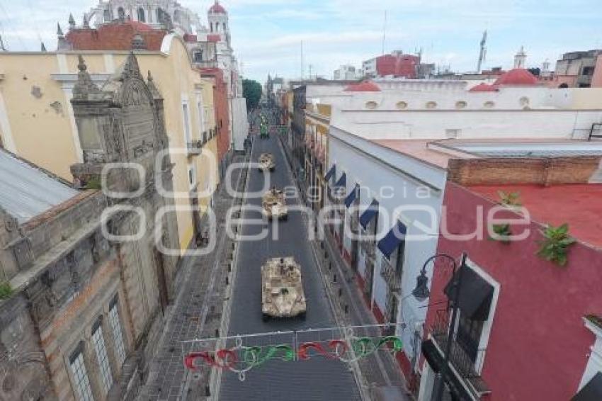 INDEPENDENCIA . DESFILE MILITAR