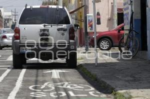 INVADEN CARRIL CICLOVÍA