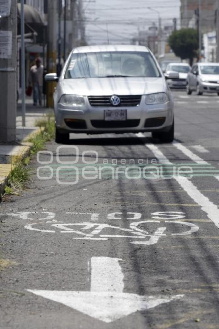 INVADEN CARRIL CICLOVÍA