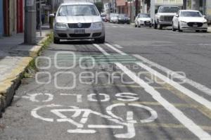 INVADEN CARRIL CICLOVÍA