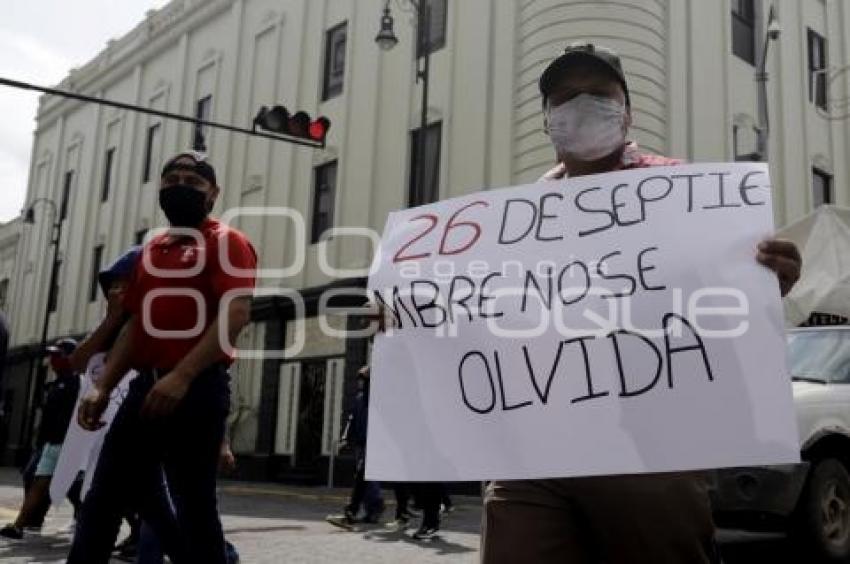 MANIFESTACIÓN POR AYOTZINAPA