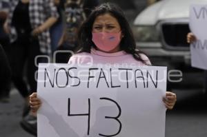 MANIFESTACIÓN POR AYOTZINAPA