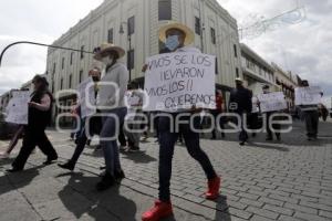 MANIFESTACIÓN POR AYOTZINAPA