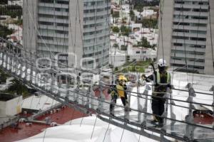 PUENTE COLGANTE EN HOTEL