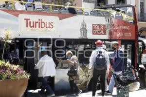 TURISTAS . ZÓCALO